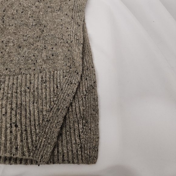 Ann Taylor Cashmere Turtleneck Sweater In Heathered Olive And Brown Size Med - Picture 8 of 8